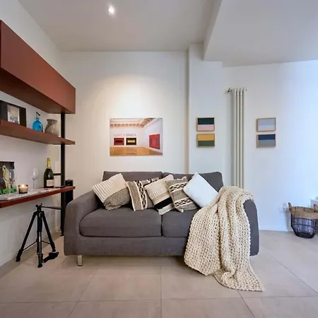 アパート Homeby - Casa Accademia ボローニャ
